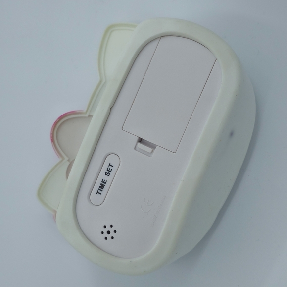 Hello Kitty Pink & White Alarm Clock - Picture 4 of 6